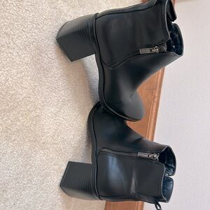 Anne Klein flex leather booties, sz 10